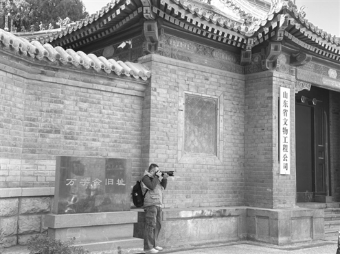 万字会旧址在上新街的南端,不仅是一组古建筑群,更是社会思潮变迁的见证者